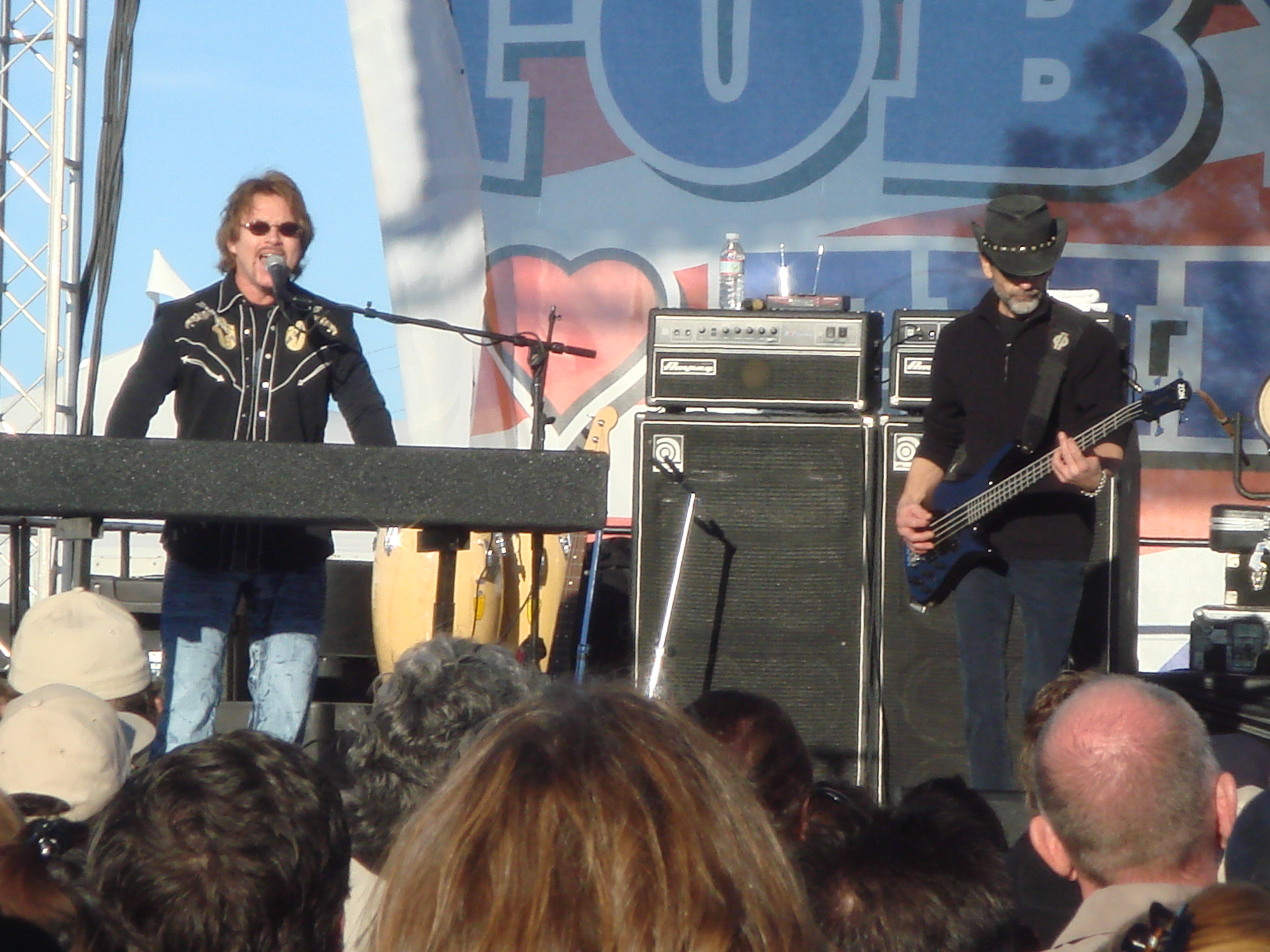 GrandFunkRailroad2008-12-27LightRailOpeningMesaAZ (13).jpg